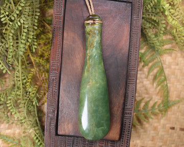 Flower Jade Pounamu Mere Pendant - NZ Greenstone