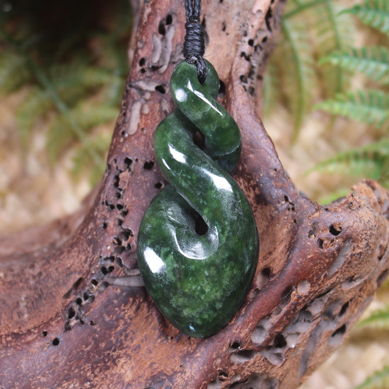 Twist carved from Kawakawa Pounamu - NZ Greenstone