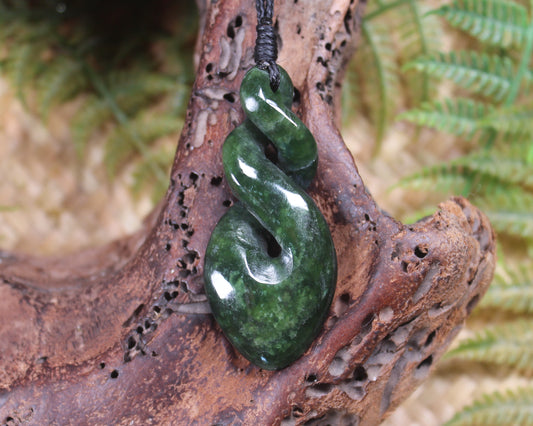 Twist carved from Kawakawa Pounamu - NZ Greenstone