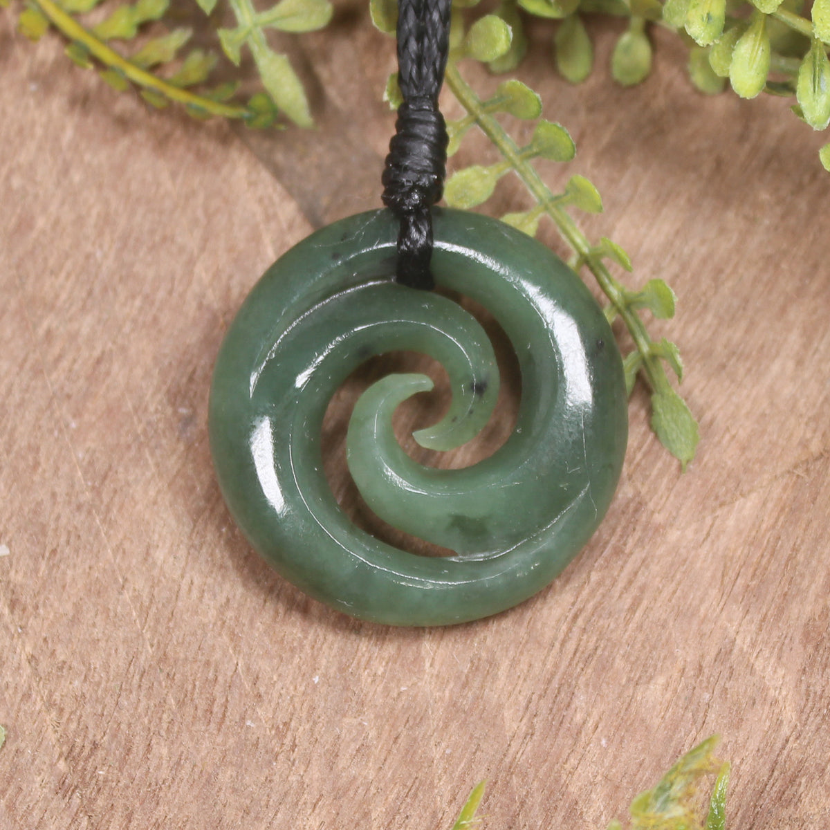Kawakawa Pounamu Koru