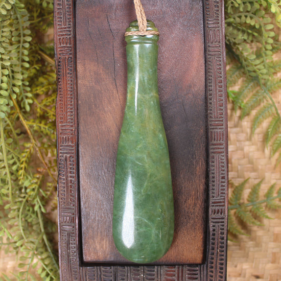 Flower Jade Pounamu Mere Pendant - NZ Greenstone