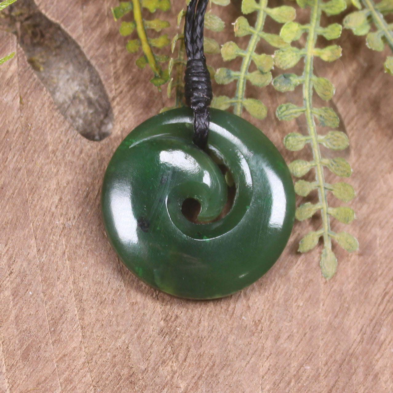 Kawakawa Pounamu Koru