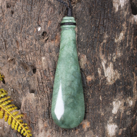 Mere or Patu carved from Inanga Pounamu - NZ Greenstone