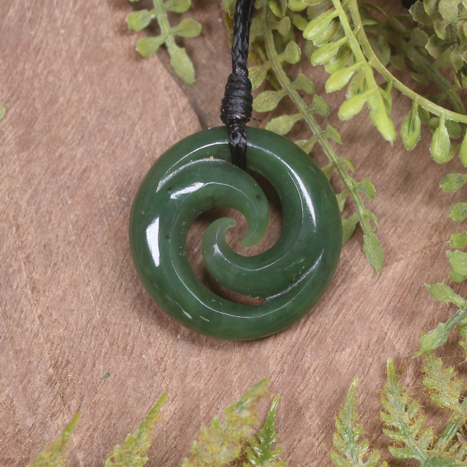 Kawakawa Pounamu Koru