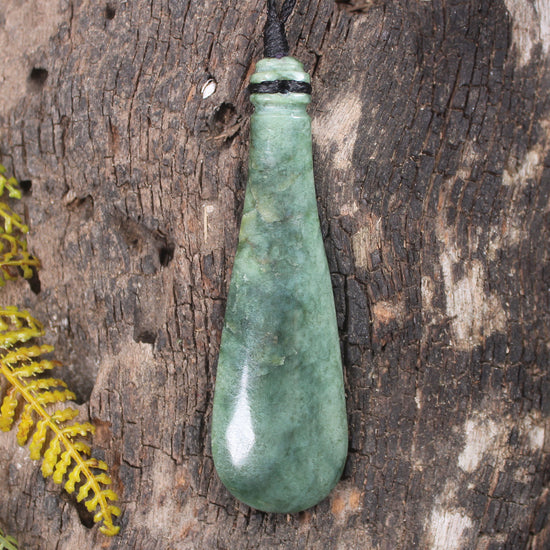 Mere or Patu carved from Inanga Pounamu - NZ Greenstone