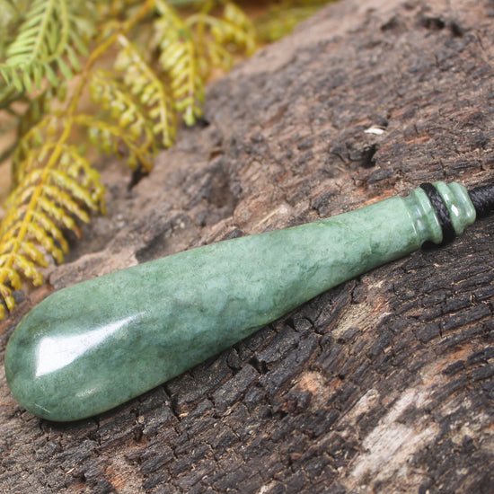 Mere or Patu carved from Inanga Pounamu - NZ Greenstone