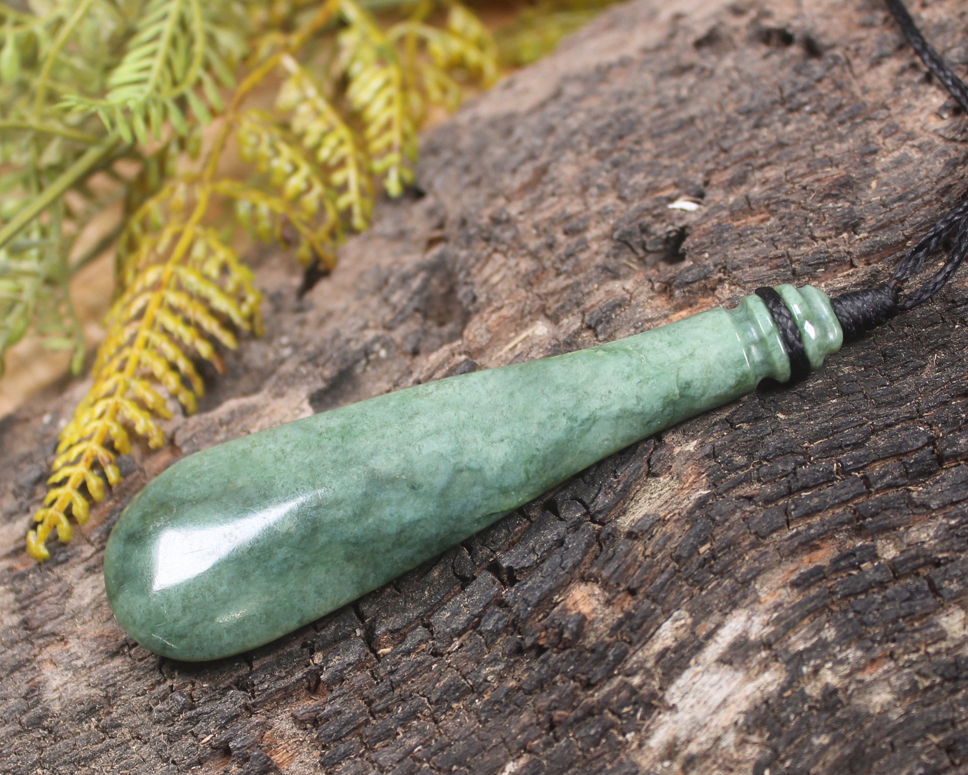 Mere or Patu carved from Inanga Pounamu - NZ Greenstone