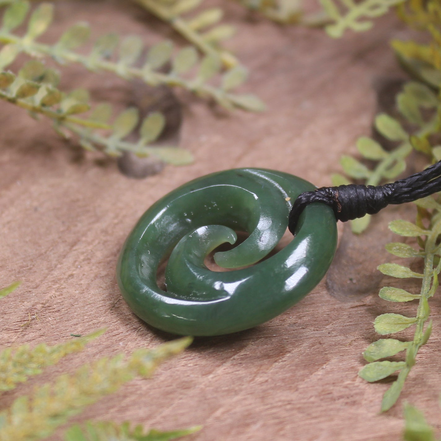 Kawakawa Pounamu Koru