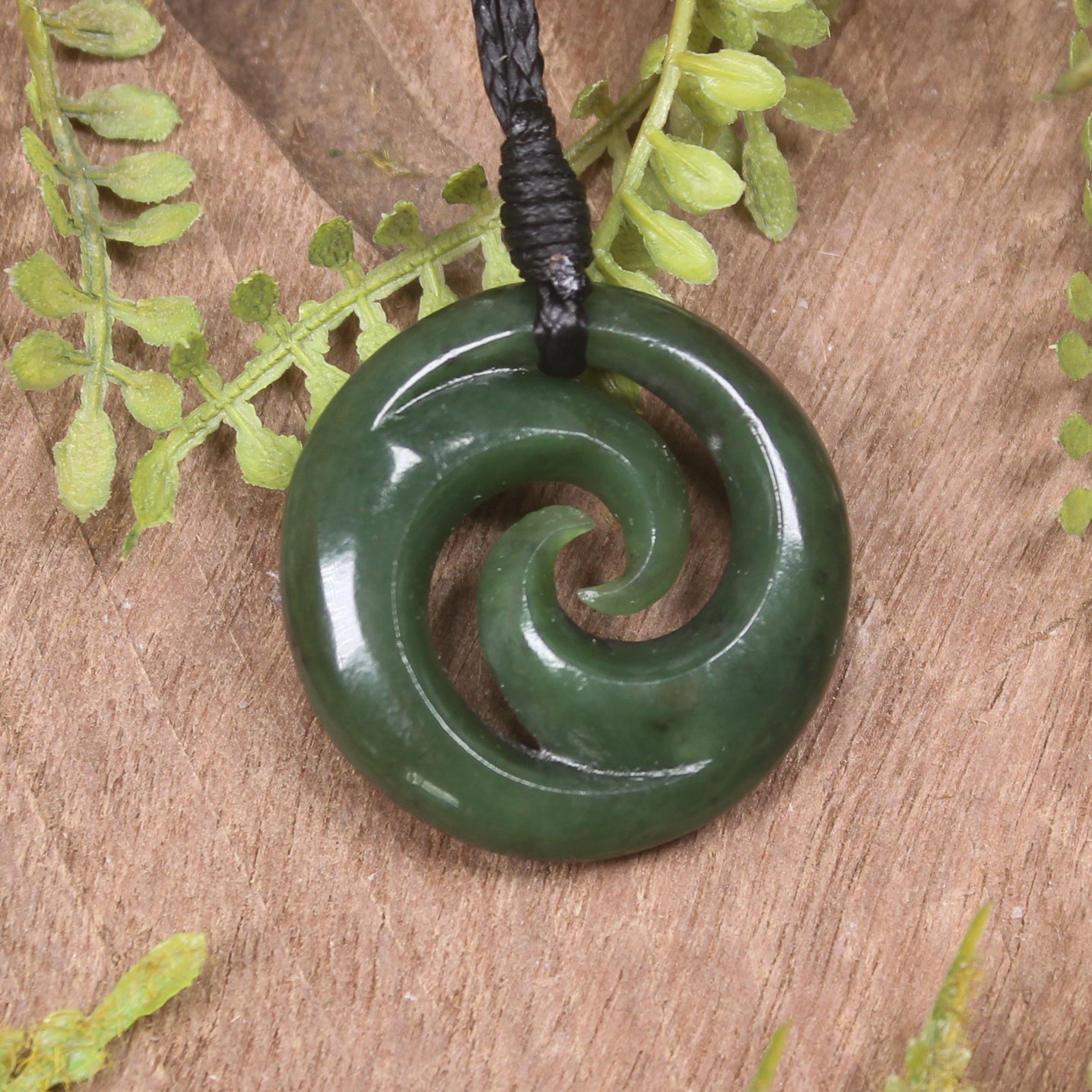 Kawakawa Pounamu Koru