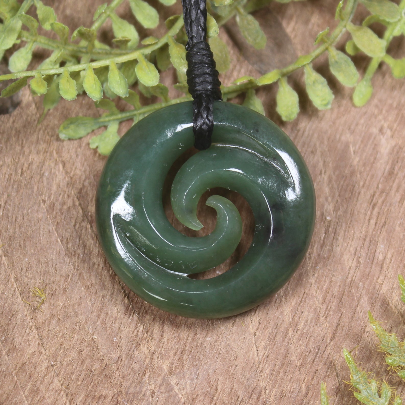 Kawakawa Pounamu Koru