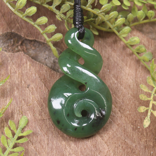 Twist or Pikorua carved from Hapopo Pounamu - NZ Greenstone