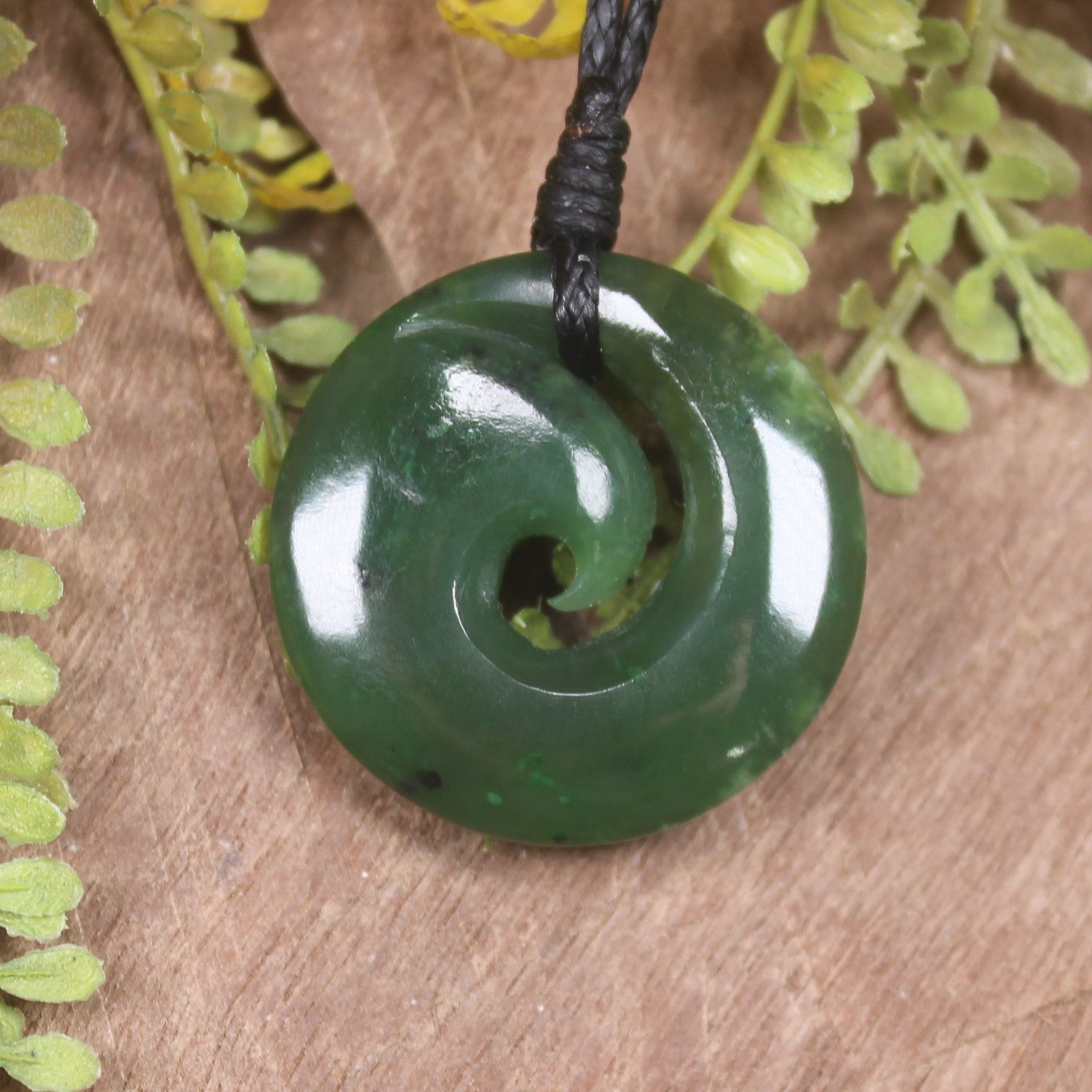 Kawakawa Pounamu Koru