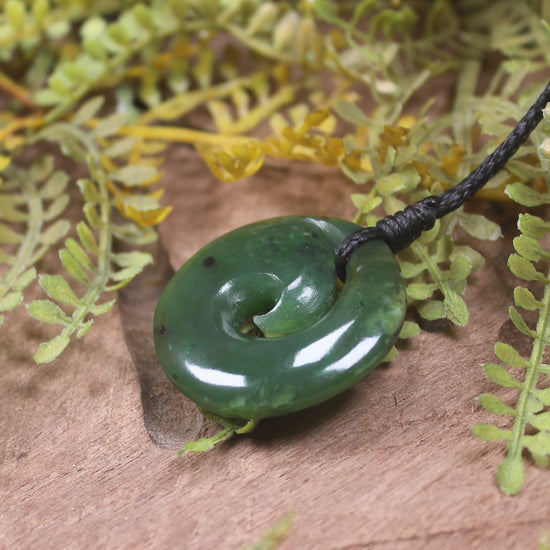 Kawakawa Pounamu Koru