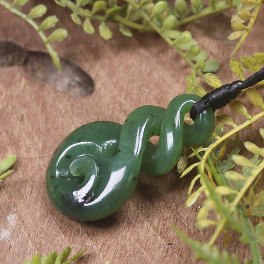Twist or Pikorua carved from Hapopo Pounamu - NZ Greenstone