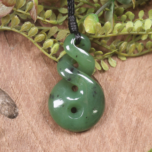 Twist or Pikorua carved from Hapopo Pounamu - NZ Greenstone