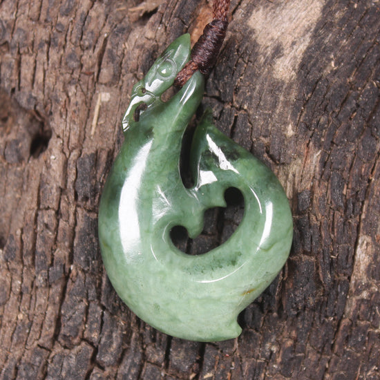 Kawakawa Pounamu Manaia pendant - NZ Greenstone
