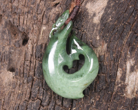 Kawakawa Pounamu Manaia pendant - NZ Greenstone