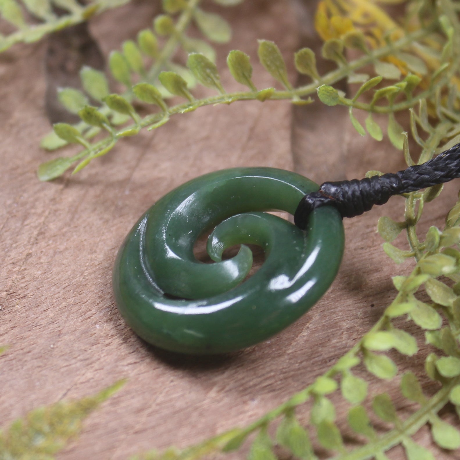 Kawakawa Pounamu Koru