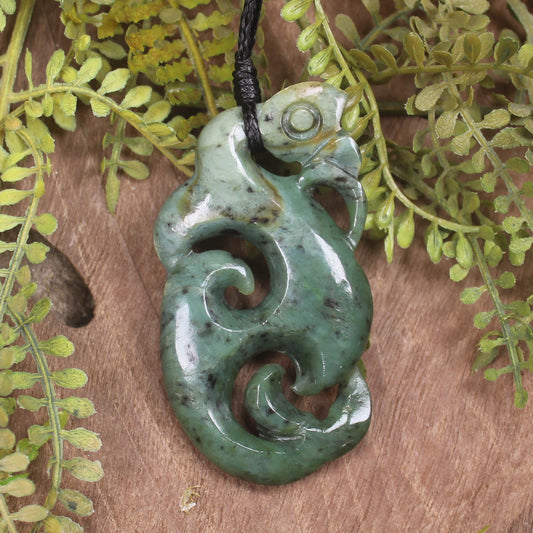 Hapopo pounamu manaia pendant - NZ Greenstone