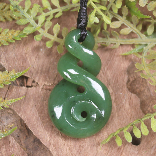 Twist or Pikorua carved from Hapopo Pounamu - NZ Greenstone