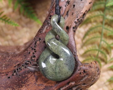 Twist or Pikorua carved from Serpentine