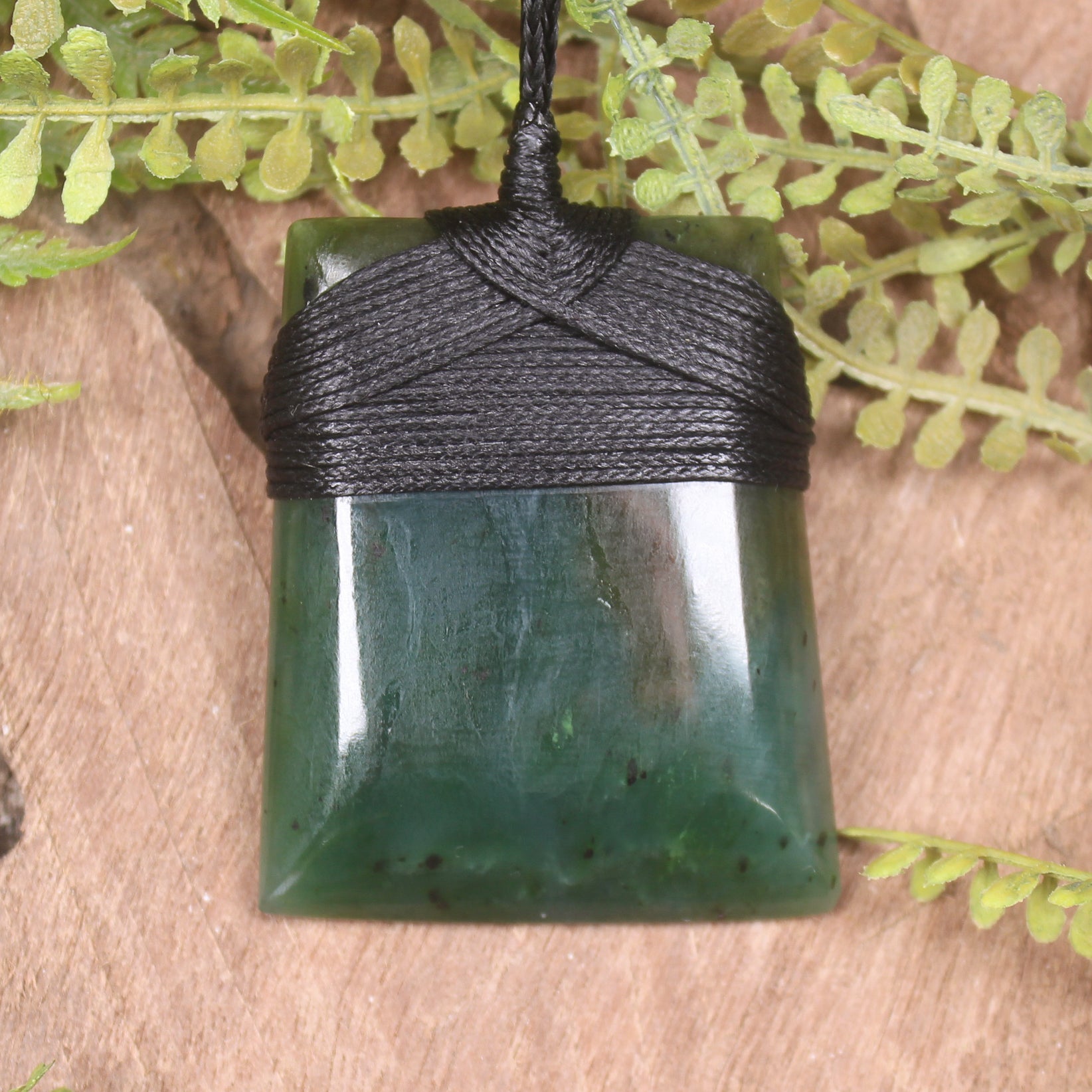 Hapopo Pounamu Toki - NZ Greenstone