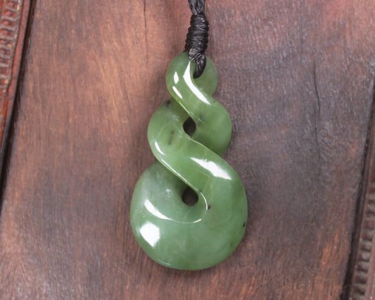 Twist or Pikorua carved from Hapopo Pounamu - NZ Greenstone