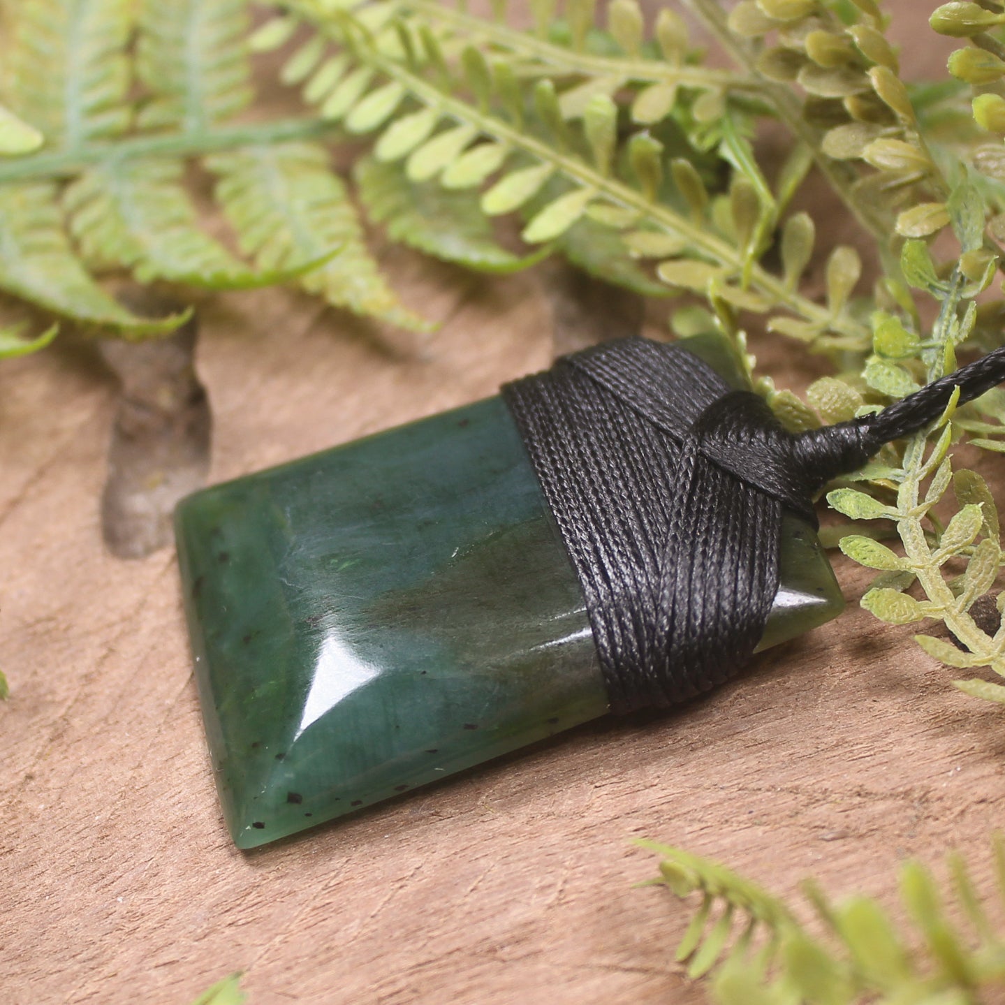 Hapopo Pounamu Toki - NZ Greenstone