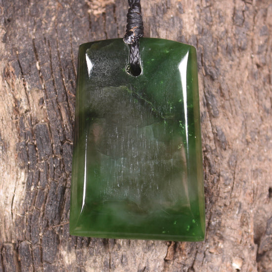 Hapopo Pounamu Toki - NZ Greenstone