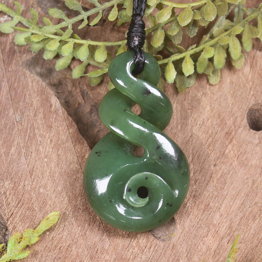 Twist or Pikorua carved from Hapopo Pounamu - NZ Greenstone