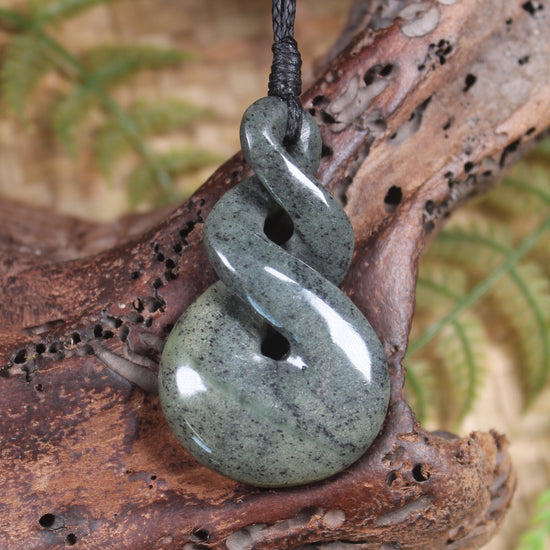 Twist or Pikorua carved from Serpentine