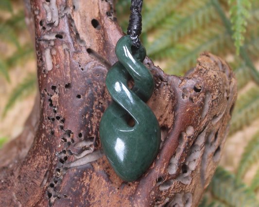 Twist carved from Kawakawa Pounamu - NZ Greenstone
