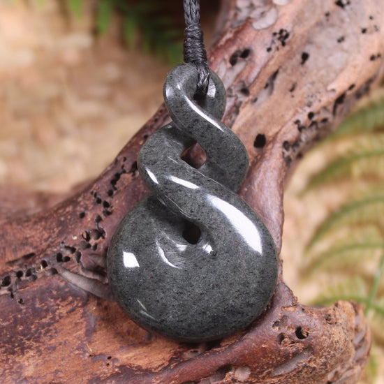 Twist or Pikorua carved from Serpentine