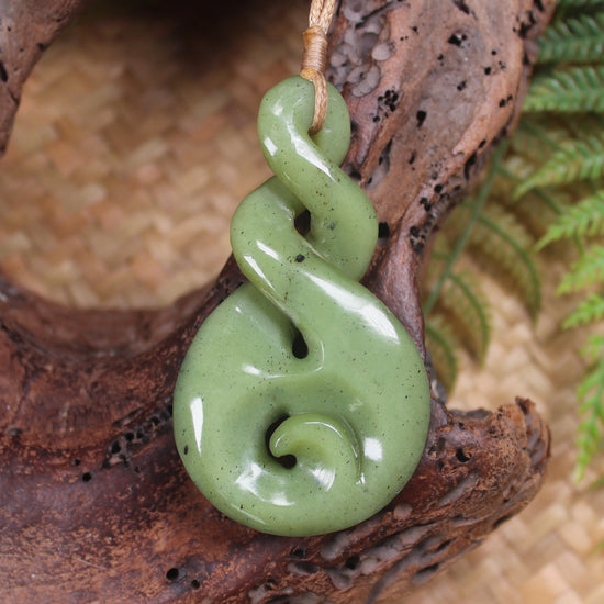 Twist or Pikorua carved from Tangiwai Pounamu - NZ Greenstone