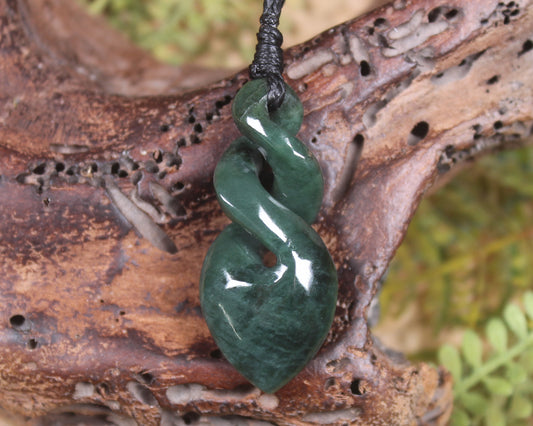 Twist carved from Kawakawa Pounamu - NZ Greenstone