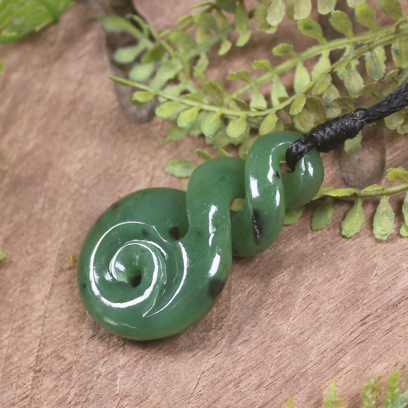 Twist carved from Hapopo Pounamu - NZ Greenstone