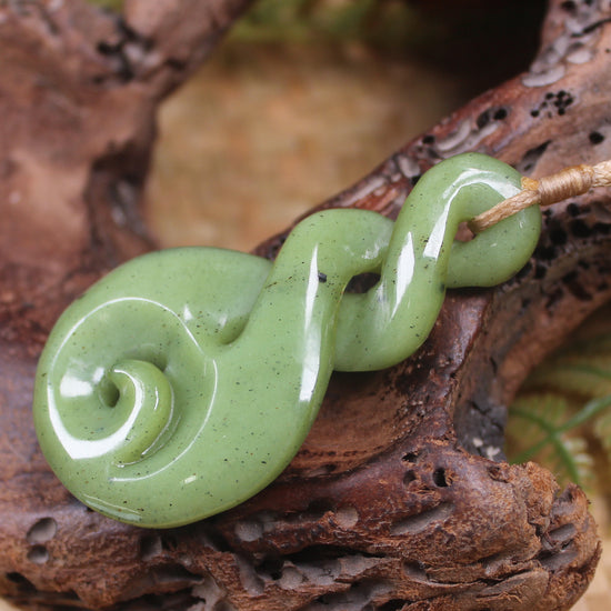Twist or Pikorua carved from Tangiwai Pounamu - NZ Greenstone