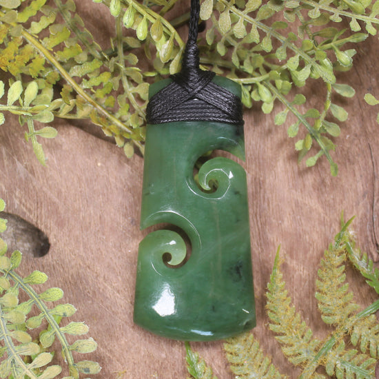 Toki with Koru pounamu pendant - NZ Greenstone