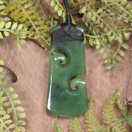 Toki with Koru pounamu pendant - NZ Greenstone