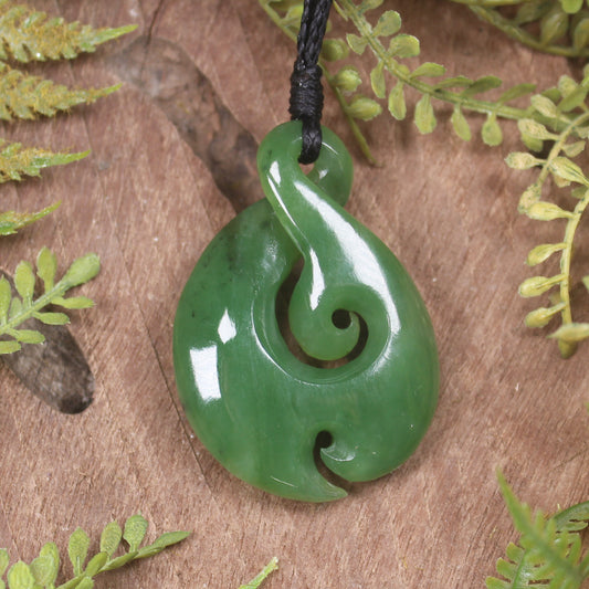 Twist or Pikorua carved from Hapopo Pounamu - NZ Greenstone