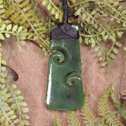 Toki with Koru pounamu pendant - NZ Greenstone