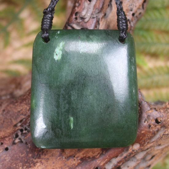 Kawakawa Pounamu Toki