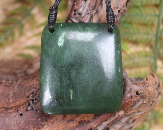 Kawakawa Pounamu Toki