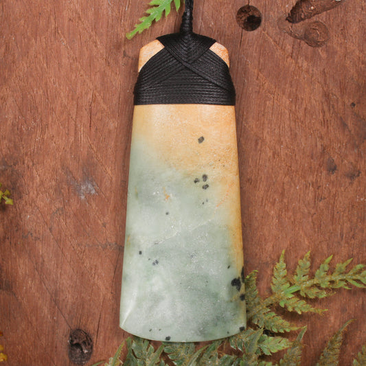 Flower Jade Pounamu Toki