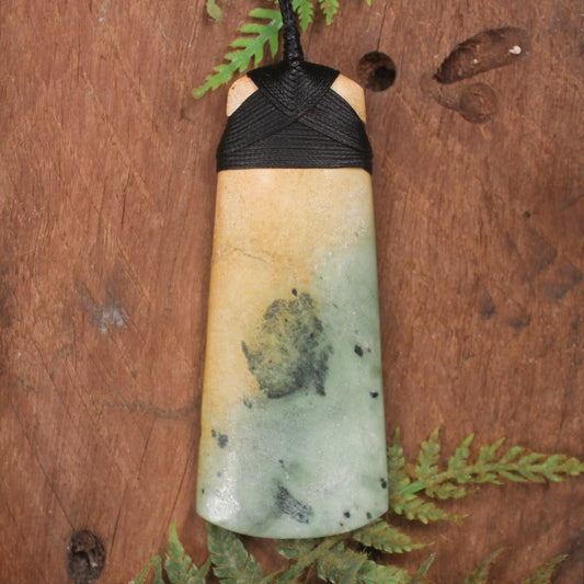 Flower Jade Pounamu Toki