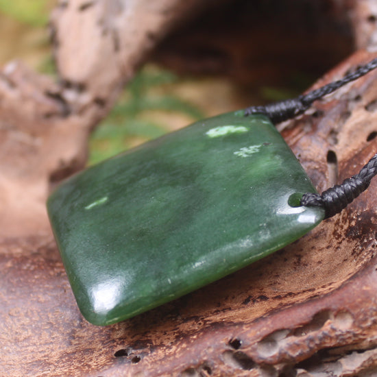 Kawakawa Pounamu Toki
