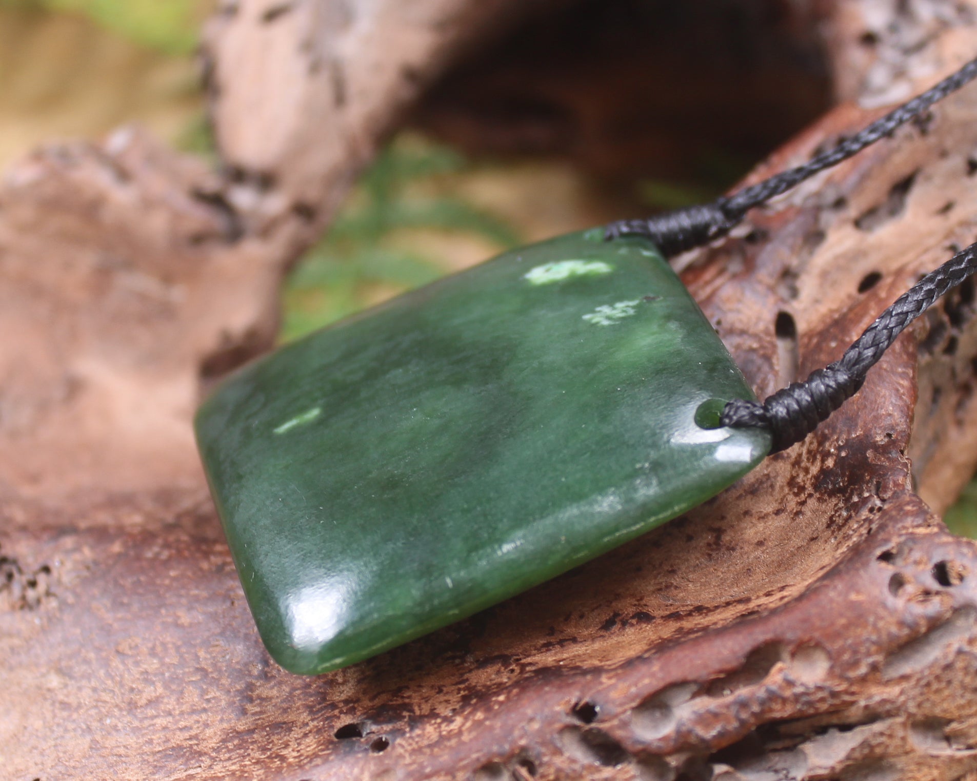 Kawakawa Pounamu Toki