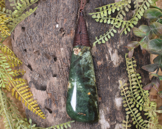 Roimata Teardrop carved from Hapopo Pounamu - NZ Greenstone