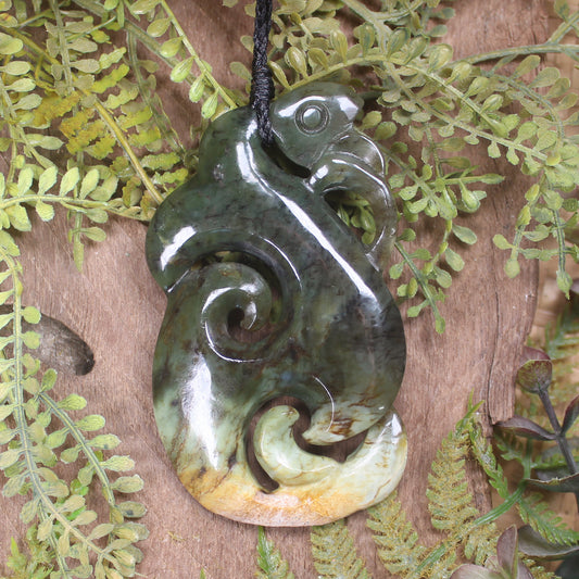 Manaia pendant carved from Rimu Pounamu - NZ Greenstone