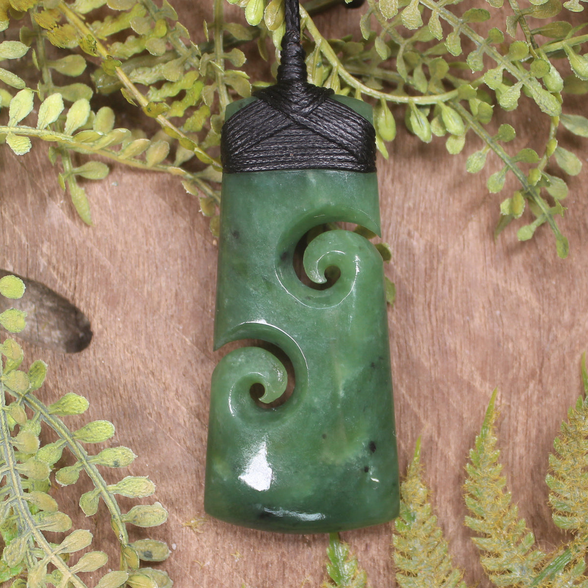 Toki with Koru pounamu pendant - NZ Greenstone